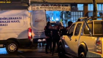 İstanbul'da oto sanayide silahlı çatışma, Ölü ve yaralılar var