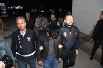 Üniversiteli kızlara içi su dolu balon atan şahıslar tahliye edildi
