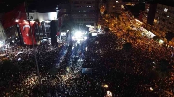 Ünlü sanatçı Nazilli’yi kurtuluş gününde coşturdu
