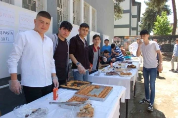 Ünye’de lise öğrencilerden depremzedelere yönelik anlamlı etkinlik
