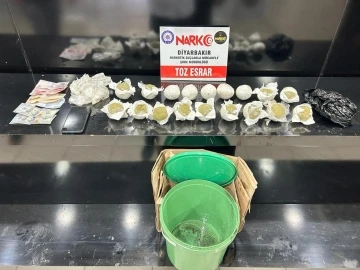 Üstü baklava ile kapatılmış tatlı kutularının içinden uyuşturucu çıktı
