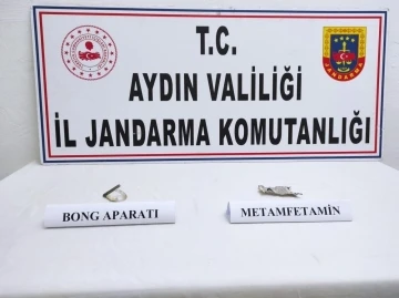 Uyuşturucu kullanırken yakalandılar
