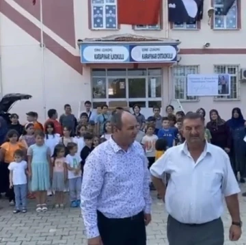 Uzunköprü’de çocuklara bayram harçlığı geleneği
