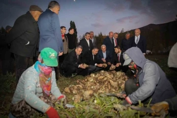 Vali Ali Çelik: &quot;Çiftçi üretimlerini destekliyoruz&quot;
