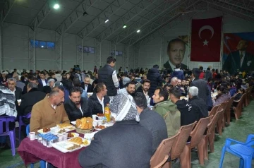 Vali Bilgin, iftarda Beytüşşebaplılarla buluştu
