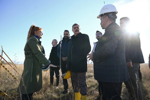 Vali Çiftçi, Karaz radyo istasyonunda incelemelerde bulundu
