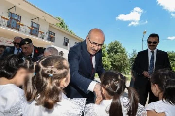 Bursa Valisi Demirtaş, çocuklarla bir araya geldi