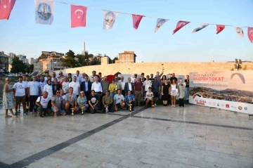 Vali Recep Yazıcıoğlu anısına yapılan yamaç paraşütü yarışmalarında kupalar sahiplerini buldu
