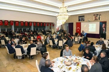 Vali Tavlı Roman vatandaşlarla iftarda bir araya geldi
