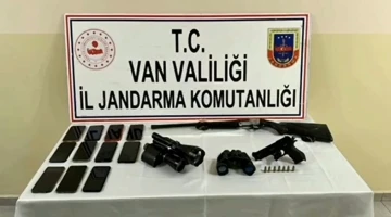 Van’da 52 kilogram esrar ele geçirildi
