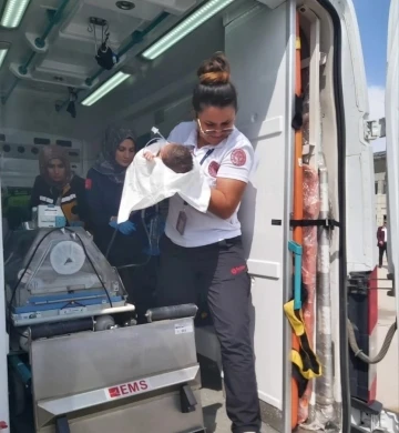 Van’da kalp hastası bebek için ambulans uçak havalandı
