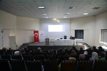 Van’da ‘Kanser Türleri ve Erken Tanı’ semineri düzenlendi
