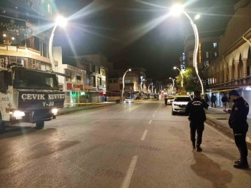 Van’da şüpheli paket alarmı: Fünyeyle patlatılan torbadan turşu bidonu ve kışlık sebze çıktı
