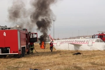 Van’da uçak kazası tatbikatı
