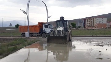 Van'da sağanak sonrası su taşkını yaşandı