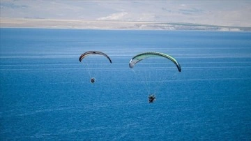 Van'da Yamaç Paraşütü ve Paramotor Hedef Şampiyonası devam ediyor