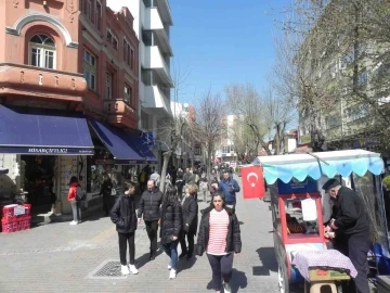 Vatandaşlar güzel havanın keyfini dışarıda çıkardı
