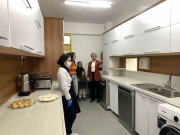 Veliler MEB’in ücretsiz yemek uygulaması için yapılan hazırlıkları yerinde inceledi
