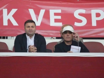 Vincenzo Montella, Sivasspor-Başakşehir maçını tribünden takip etti
