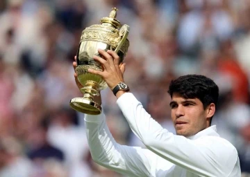 Wimbeldon’da Carlos Alcaraz üst üste ikinci kez şampiyon
