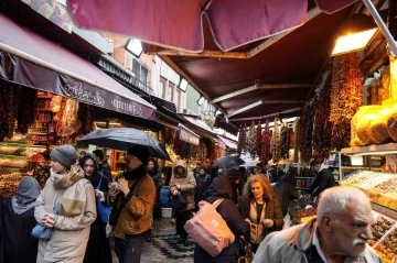 Yağmur, Ramazan alışverişine engel olmadı
