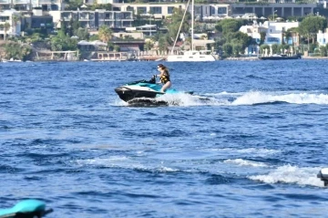 Yağmur’un jet-ski şovu
