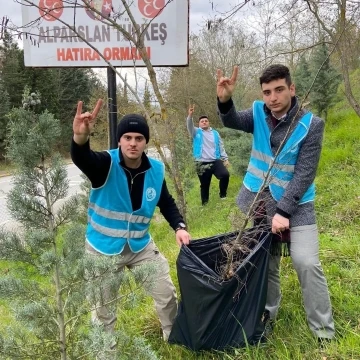 Yalova Ülkü Ocakları’ndan Türkeş’e ahde vefa
