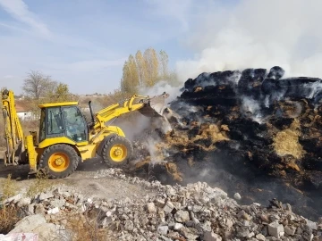 Yangında 2 bin 500 adet saman balyası kül oldu
