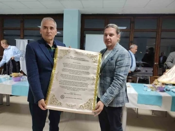 Yardıma koşanlar plaketle onurlandırıldı
