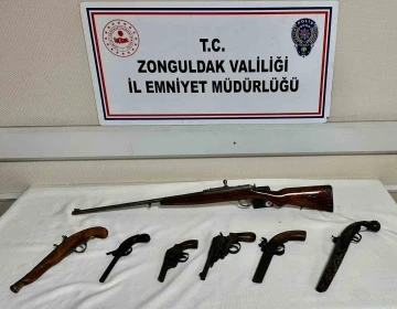 Yasadışı silah ticaretine polis baskını
