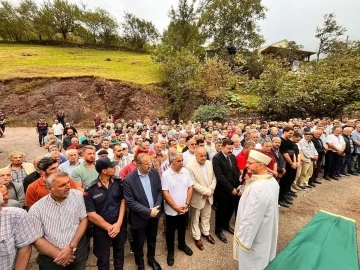 Yayla evinde yakılan evde hayatını kaybeden Kasım Altuntaş toprağa verildi
