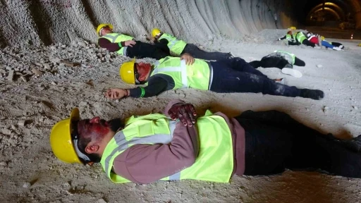 YHT tünelinde nefes kesen tatbikat gerçeği aratmadı
