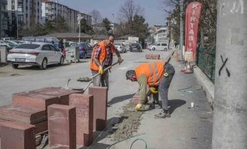 Yıldırım Beyazıt Mahallesi’nde kaldırım çalışmaları
