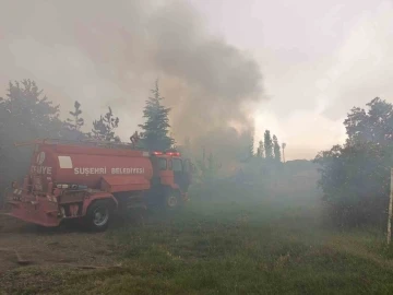 Yıldırımın düştüğü barakaya yanarak kül oldu
