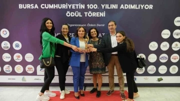 ’Yılın En Başarılı Marketler Zinciri’ ödülü Özhan Market’in oldu
