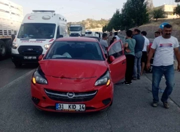 Yola dökülen yağ nedeniyle 6 araç birbirine girdi: 2 yaralı