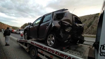 Yozgat’ta hafif ticari araç ile otomobil çarpıştı: 6 yaralı
