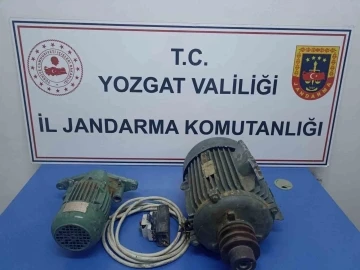 Yozgat’ta hızar dinamosu ve elektrik kablosu çalan 2 zanlı tutuklandı
