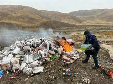 Yüksekova’da bir kamyon gıda imha edildi
