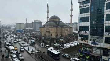 Yüksekova’da yoğun sis nedeniyle uçak seferleri iptal oldu
