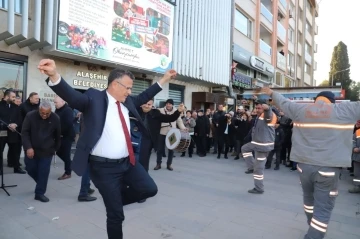 Yüzde 71’lik zammı oynayarak kutladılar