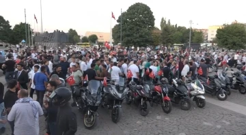 Yüzlerce motosikletli Filistin’e destek için konvoy oluşturdu
