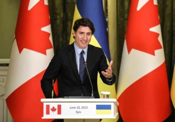 Zelenskiy ve Trudeau Kiev’de bir araya geldi
