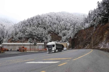 Zigana Dağı beyaz gelinliğini giydi
