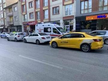 Zincirleme kazaya karışan 4 araçta maddi hasar oluştu
