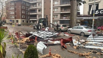 Zonguldak'ta fırtına yeniden etkisini gösterdi